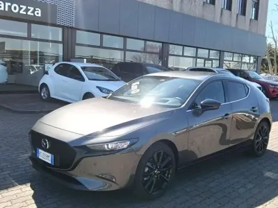Nuova Mazda 3 Homura-Line 140 CV (102 kW) 2026 Machine gray Berlina