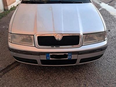 Usata Skoda Octavia 2002 Grigio Berlina