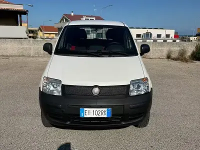 Usata Fiat Panda 4x4 Active 69 CV (50 kW) 2011 Bianco Utilitaria