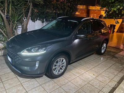 Usata Ford Kuga 120 CV (88 kW) 2022 Grigio SUV