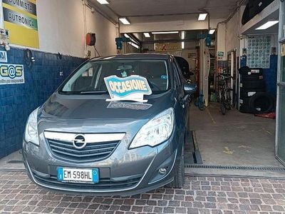 Grigio Usata 2012 Opel Meriva Monovolume | 6800 € (Molto cara)
