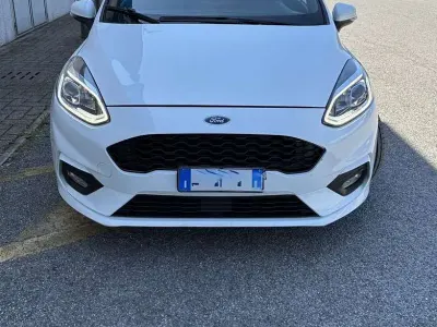 Usata Ford Fiesta ST-Line 95 CV (69 kW) 2018 Bianco Utilitaria