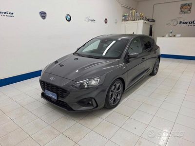 Grigio Usata 2018 Ford Focus ST-Line Berlina | 14.900 € (Molto cara)