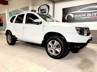 Usata Dacia Duster Lauréate 110 CV (80 kW) 2015 Bianco SUV