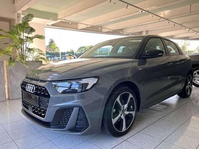 Usata Audi A1 Sportback S-Line 116 CV (85 kW) 2025 Dew silver met. / tetto nero Utilitaria