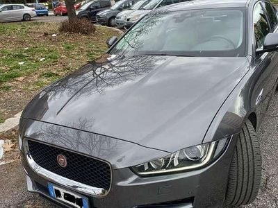 Usata Jaguar XE Portfolio 180 CV (132 kW) 2015 Grigio Berlina