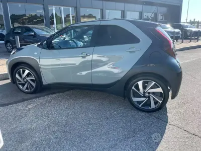Usata Toyota Aygo X 72 CV (52 kW) 2024 Grigio SUV