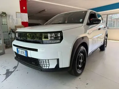 Nuova Fiat Grande Panda Pop 101 CV (74 kW) 2026 Bianco gelato Utilitaria