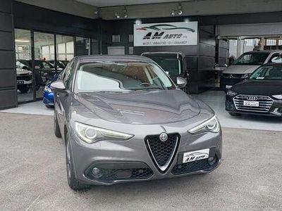Usata Alfa Romeo Stelvio Executive 179 CV (131 kW) 2017 Grigio SUV