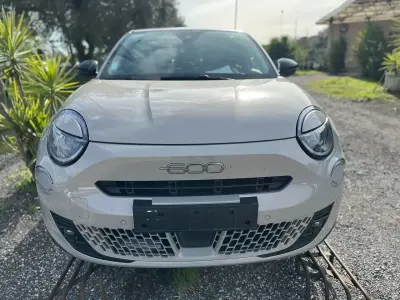 Usata Fiat 600 La Prima 110 CV (80 kW) 2025 Beige SUV