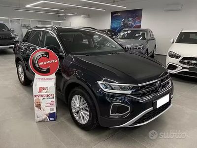 Usata VW T-Roc Life 150 CV (110 kW) 2023 Nero SUV