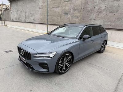 Usata Volvo V60 R-Design 197 CV (144 kW) 2021 Grigio Station wagon