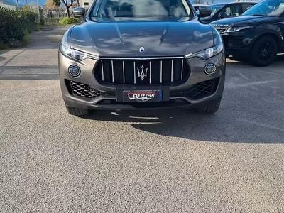 Usata Maserati Levante GranLusso 250 CV (183 kW) 2018 Blu SUV