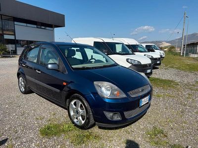 Usata Ford Fiesta 67 CV (49 kW) 2006 Blu Utilitaria