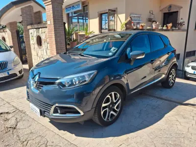 Usata Renault Captur 90 CV (66 kW) 2013 Blu SUV