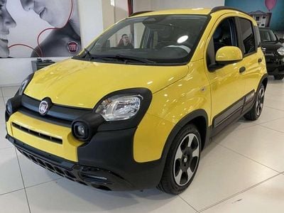 Usata Fiat Panda Cross Cross 69 CV (50 kW) 2025 Giallo Utilitaria