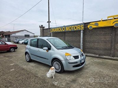 Grigio Usata 2005 Renault Modus Luxe Monovolume | 1499 € (Buon prezzo)