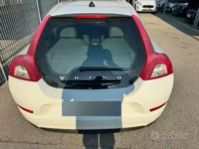 Usata Volvo C30 SE 145 CV (106 kW) 2011 Bianco Utilitaria