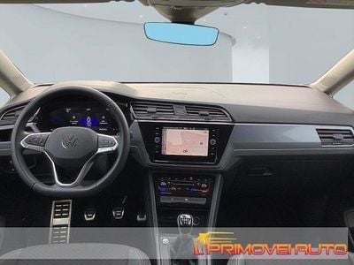 Usata VW Touran Active 122 CV (89 kW) 2022 Nero metallizzato Monovolume
