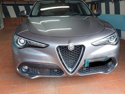 Usata Alfa Romeo Stelvio Executive 210 CV (154 kW) 2019 Grigio SUV