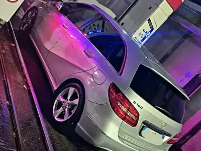 Usata Mercedes B180 109 CV (80 kW) 2013 Grigio Utilitaria