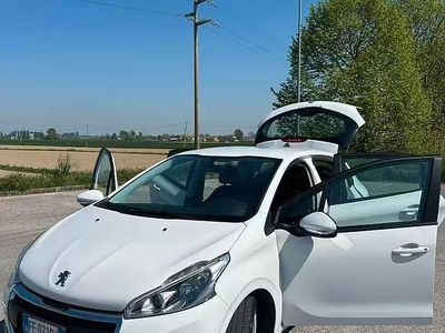 Usata Peugeot 208 82 CV (60 kW) 2016 Bianco Utilitaria