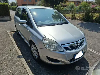 Usata Opel Zafira 101 CV (74 kW) 2007 Grigio Monovolume