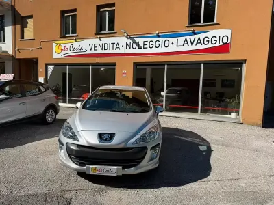 Usata Peugeot 308 Comfort 95 CV (69 kW) 2008 Grigio Berlina