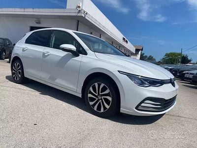 Usata VW Golf VII Active 116 CV (85 kW) 2021 Bianco Utilitaria
