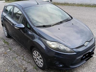 Usata Ford Fiesta 70 CV (51 kW) 2009 Grigio Utilitaria