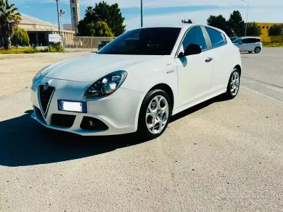 Usata Alfa Romeo Giulietta 150 CV (110 kW) 2014 Bianco Utilitaria