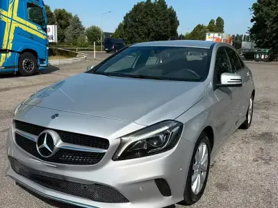 Usata Mercedes 180 Executive 109 CV (80 kW) 2018 Grigio Berlina