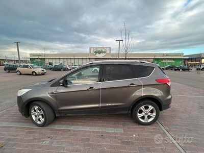 Usata Ford Kuga 120 CV (88 kW) 2014 Grigio SUV