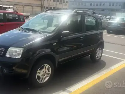 Usata Fiat Panda 4x4 69 CV (50 kW) 2006 Nero Utilitaria