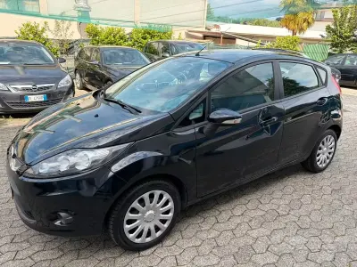 Usata Ford Fiesta Titanium 82 CV (60 kW) 2010 Nero Berlina