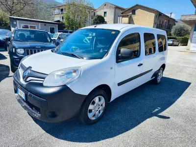 Usado Renault Kangoo 110 CV (80 kW) 2019 Blanco Monovolumen