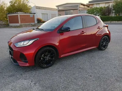 Usata Mazda 2 Homura-Line 92 CV (67 kW) 2024 Rosso Utilitaria