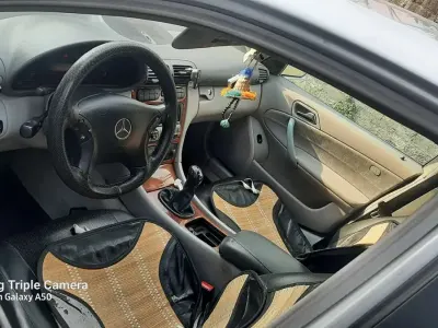 Usata Mercedes C200 Classic 116 CV (85 kW) 2003 Berlina
