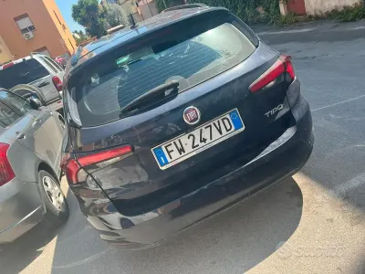 Usata Fiat Tipo Lounge 120 CV (88 kW) 2019 Blu Station wagon