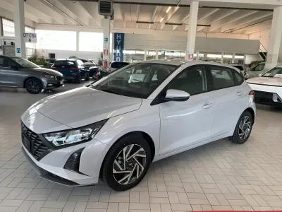 Nuova Hyundai i20 84 CV (61 kW) 2026 Giallo Utilitaria