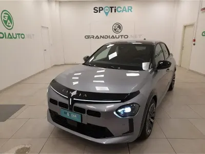 Nuova Lancia Ypsilon 110 CV (80 kW) 2025 Grigio Utilitaria