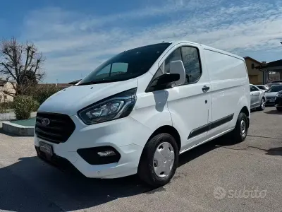 Usata Ford Transit Custom Titanium 131 CV (96 kW) 2022 Bianco Berlina