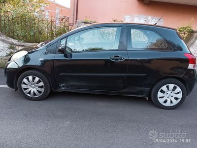 usata Toyota Yaris 1000 anno 2009