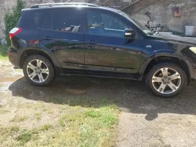 Usata Toyota RAV4 136 CV (100 kW) 2010 Nero SUV