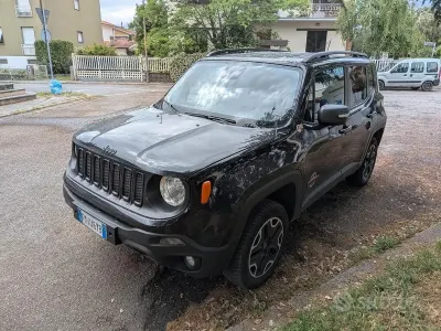 Usata Jeep Renegade Trailhawk 170 CV (125 kW) 2015 Nero SUV