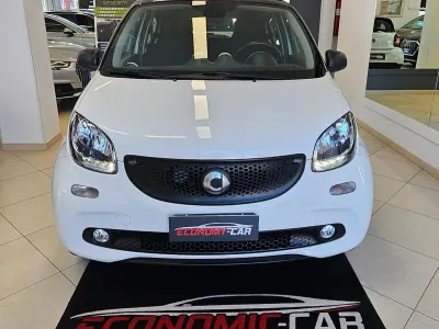 Usata Smart ForFour 70 CV (51 kW) 2017 Bianco Utilitaria