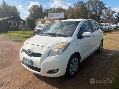 Bianco Usata 2011 Toyota Yaris Berlina | 3950 € (Buon prezzo)