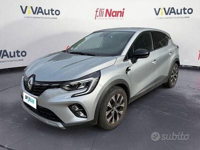 Usata Renault Captur Techno 143 CV (105 kW) 2023 Grigio SUV
