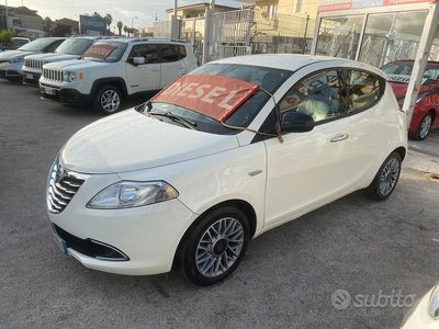 Usata Lancia Ypsilon Platinum 95 CV (69 kW) 2012 Bianco Utilitaria