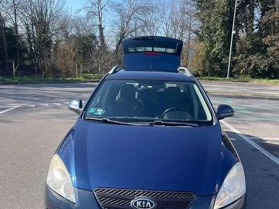 Usata Kia Ceed 127 CV (93 kW) 2008 Blu Utilitaria